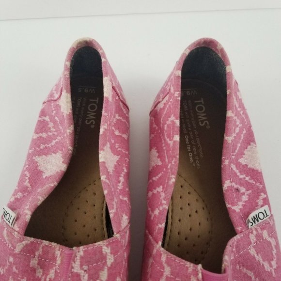 TOMS Pink & White Aztec Print Slip On Shoes - Picture 6 of 7